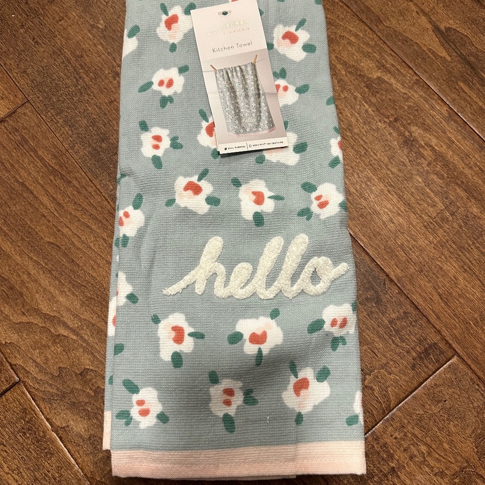 Lauren Conrad Floral Kitchen Bathroom Towel New with Tags